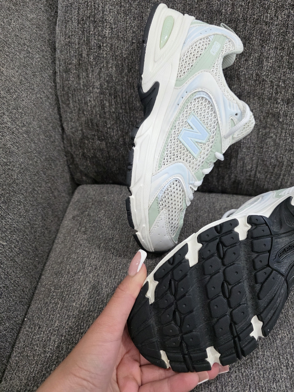 New Balance Women's White & Mint Lightweight Running Sneakers - Picture 5 of 10